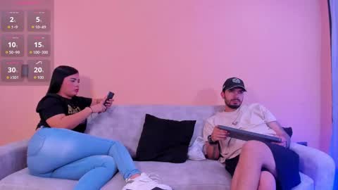 Snapshot of aronandluna chatting on 17, 10, 2025 Aron and Luna online show from 17, 10, 2025