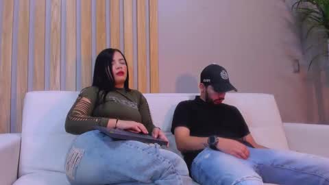 Snapshot of aronandluna chatting on 18, 10, 2025 Aron and Luna online show from 18, 10, 2025