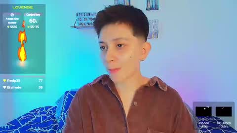 Snapshot of arontroy_wi chatting on 7, 3, 2025 noah and ivy online show from 7, 3, 2025