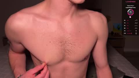 Snapshot of aronyou_win chatting on 5, 12, 2025 Aron and Phil solo online show from 5, 12, 2025