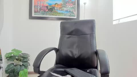 Snapshot of aroon_connor chatting on 17, 2, 2025   online show from 17, 2, 2025