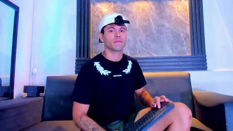 Snapshot of aroon_sexx21 chatting on 13, 11, 2025 Aroon online show from 13, 11, 2025