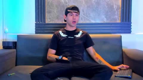 Snapshot of aroon_sexx21 chatting on 1, 12, 2025 Aroon online show from 1, 12, 2025