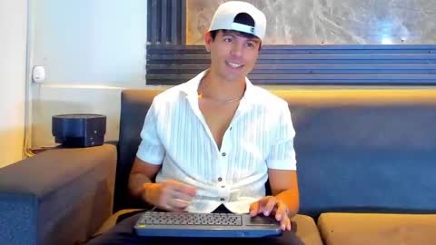 Aroon   online show from 7, 1, 2026