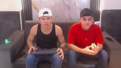 Aroon   online show from 18, 4, 2026