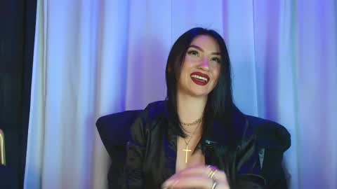 Snapshot of arrkabella chatting on 17, 11, 2025 online show from 17, 11, 2025