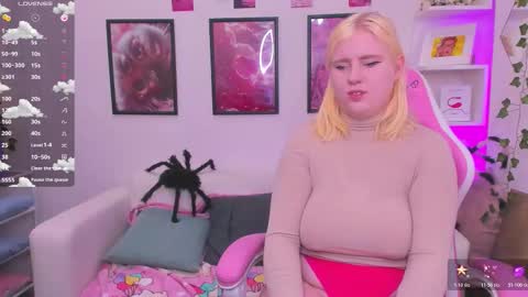 art_lovee_ online show from 11, 11, 2025