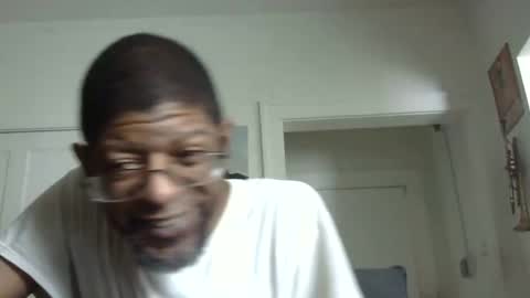 Snapshot of arteblazze chatting on 1, 2, 2025 Arteblazze not daddy boy bitch or nigga online show from 1, 2, 2025