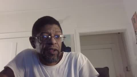 Snapshot of arteblazze chatting on 5, 2, 2025 Arteblazze not daddy boy bitch or nigga online show from 5, 2, 2025