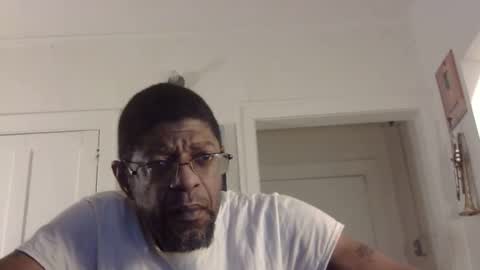 Snapshot of arteblazze chatting on 8, 2, 2025 Arteblazze not daddy boy bitch or nigga online show from 8, 2, 2025