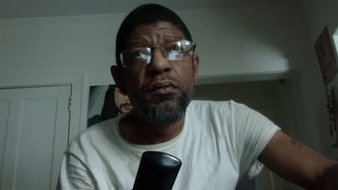 Snapshot of arteblazze chatting on 9, 2, 2025 Arteblazze not daddy boy bitch or nigga online show from 9, 2, 2025