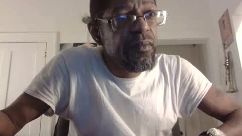 Snapshot of arteblazze chatting on 9, 2, 2025 Arteblazze not daddy boy bitch or nigga online show from 9, 2, 2025