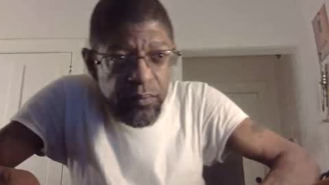 Snapshot of arteblazze chatting on 16, 2, 2025 Arteblazze not daddy boy bitch or nigga online show from 16, 2, 2025