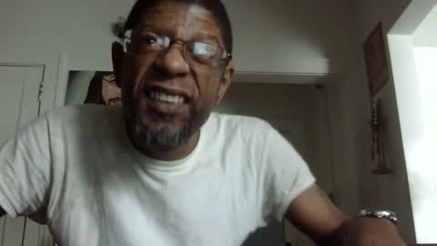 Snapshot of arteblazze chatting on 24, 2, 2025 Arteblazze not daddy boy bitch or nigga online show from 24, 2, 2025