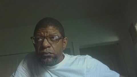 Snapshot of arteblazze chatting on 26, 4, 2026 Arteblazze not daddy boy bitch or nigga online show from 26, 4, 2026