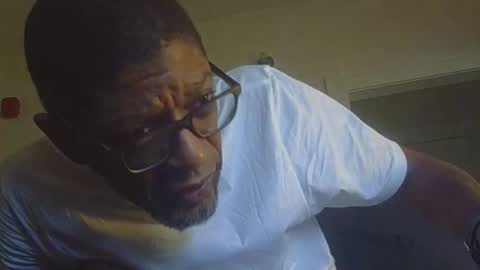 Snapshot of arteblazze chatting on 26, 4, 2026 Arteblazze not daddy boy bitch or nigga online show from 26, 4, 2026