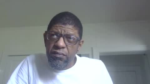 Snapshot of arteblazze chatting on 30, 4, 2026 Arteblazze not daddy boy bitch or nigga online show from 30, 4, 2026