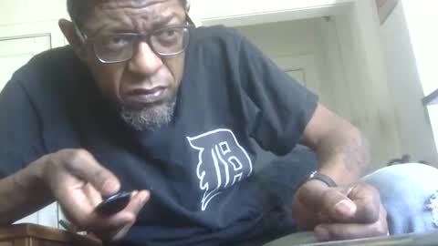 Snapshot of arteblazze chatting on 4, 5, 2026 Arteblazze not daddy boy bitch or nigga online show from 4, 5, 2026