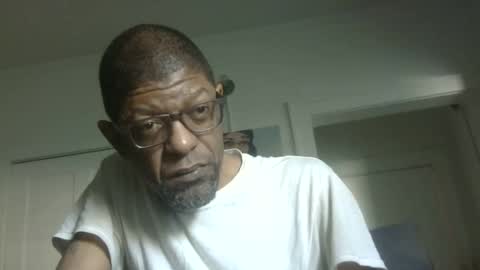 Snapshot of arteblazze chatting on 11, 5, 2026 Arteblazze not daddy boy bitch or nigga online show from 11, 5, 2026
