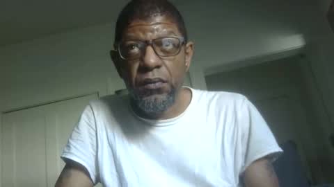 Snapshot of arteblazze chatting on 18, 5, 2026 Arteblazze not daddy boy bitch or nigga online show from 18, 5, 2026