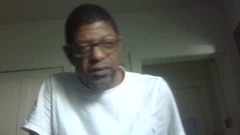Snapshot of arteblazze chatting on 1, 6, 2026 Arteblazze not daddy boy bitch or nigga online show from 1, 6, 2026