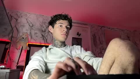 Snapshot of arteemiis chatting on 11, 2, 2025   online show from 11, 2, 2025