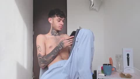 Snapshot of arteemiis chatting on 21, 9, 2025   online show from 21, 9, 2025