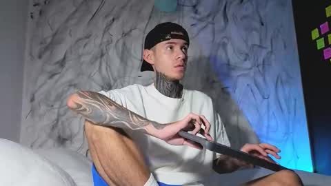   online show from 30, 11, 2025