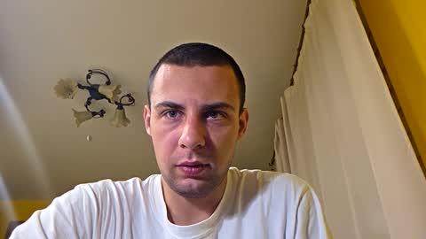 Snapshot of arthur99229 chatting on 19, 10, 2025 A online show from 19, 10, 2025