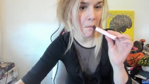 MIA online show from 10, 3, 2025