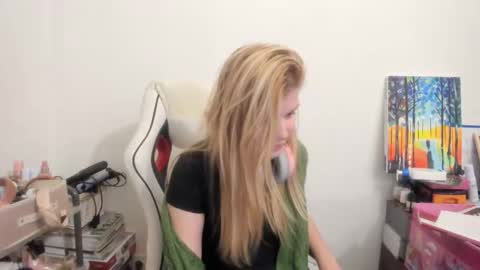 MIA online show from 4, 12, 2025