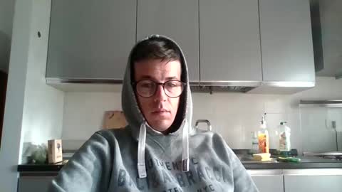 Snapshot of arturpaulval chatting on 1, 12, 2025 arturpaulval online show from 1, 12, 2025