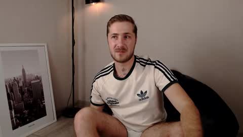 Snapshot of arturswan chatting on 14, 12, 2025 Artur Swan online show from 14, 12, 2025