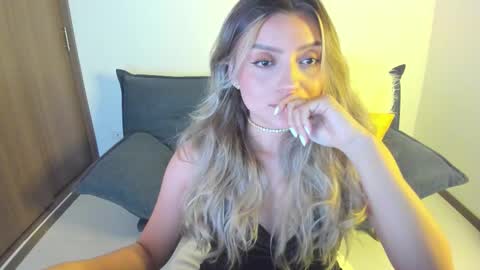 Snapshot of ary_cam230 chatting on 15, 1, 2026 Zahaara online show from 15, 1, 2026