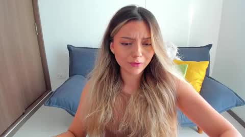 Snapshot of ary_cam230 chatting on 2, 2, 2026 Zahaara online show from 2, 2, 2026