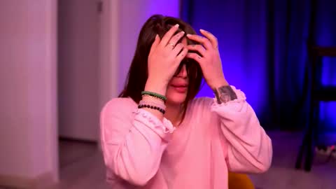 Snapshot of aryadeluna chatting on 21, 10, 2025 Lunaa online show from 21, 10, 2025