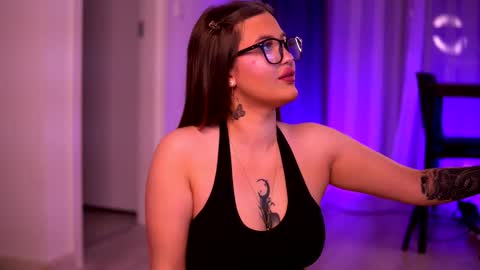 Snapshot of aryadeluna chatting on 24, 10, 2025 Lunaa online show from 24, 10, 2025