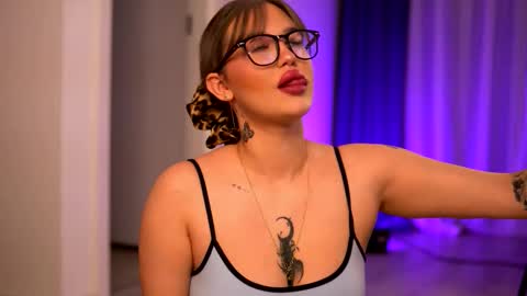 Snapshot of aryadeluna chatting on 3, 11, 2025 Lunaa online show from 3, 11, 2025