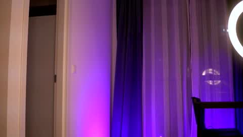 Snapshot of aryadeluna chatting on 8, 11, 2025 Lunaa online show from 8, 11, 2025