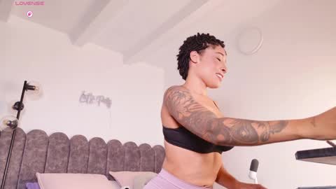 aryascollins online show from 8, 4, 2026