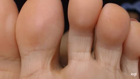 ashley online show from 4, 12, 2025