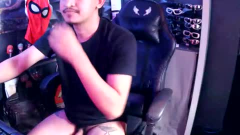 Ash Cross online show from 4, 12, 2025