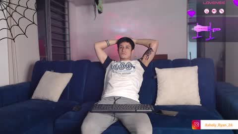 Snapshot of ashely_ryan24 chatting on 18, 10, 2025 Ashley And Ryan online show from 18, 10, 2025