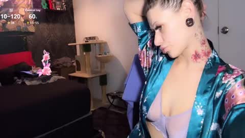 ashenroe online show from 12, 2, 2026