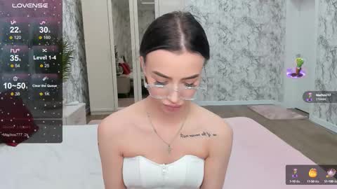 Snapshot of ashleroy chatting on 7, 10, 2025 veronika online show from 7, 10, 2025