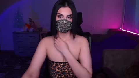   Yasmina   online show from 19, 1, 2025