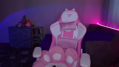   Yasmina   online show from 22, 2, 2025