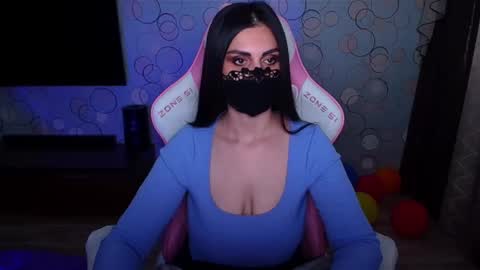   Yasmina   online show from 11, 4, 2026