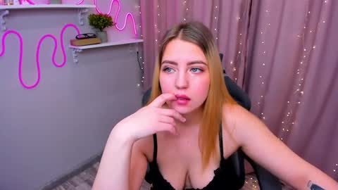 Snapshot of ashley__rous chatting on 12, 3, 2025 Ashley online show from 12, 3, 2025