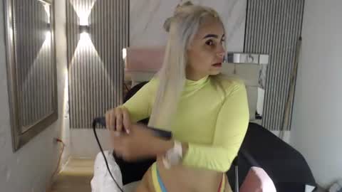 Snapshot of ashley__tylor chatting on 8, 7, 2026 ashley__tylor online show from 8, 7, 2026